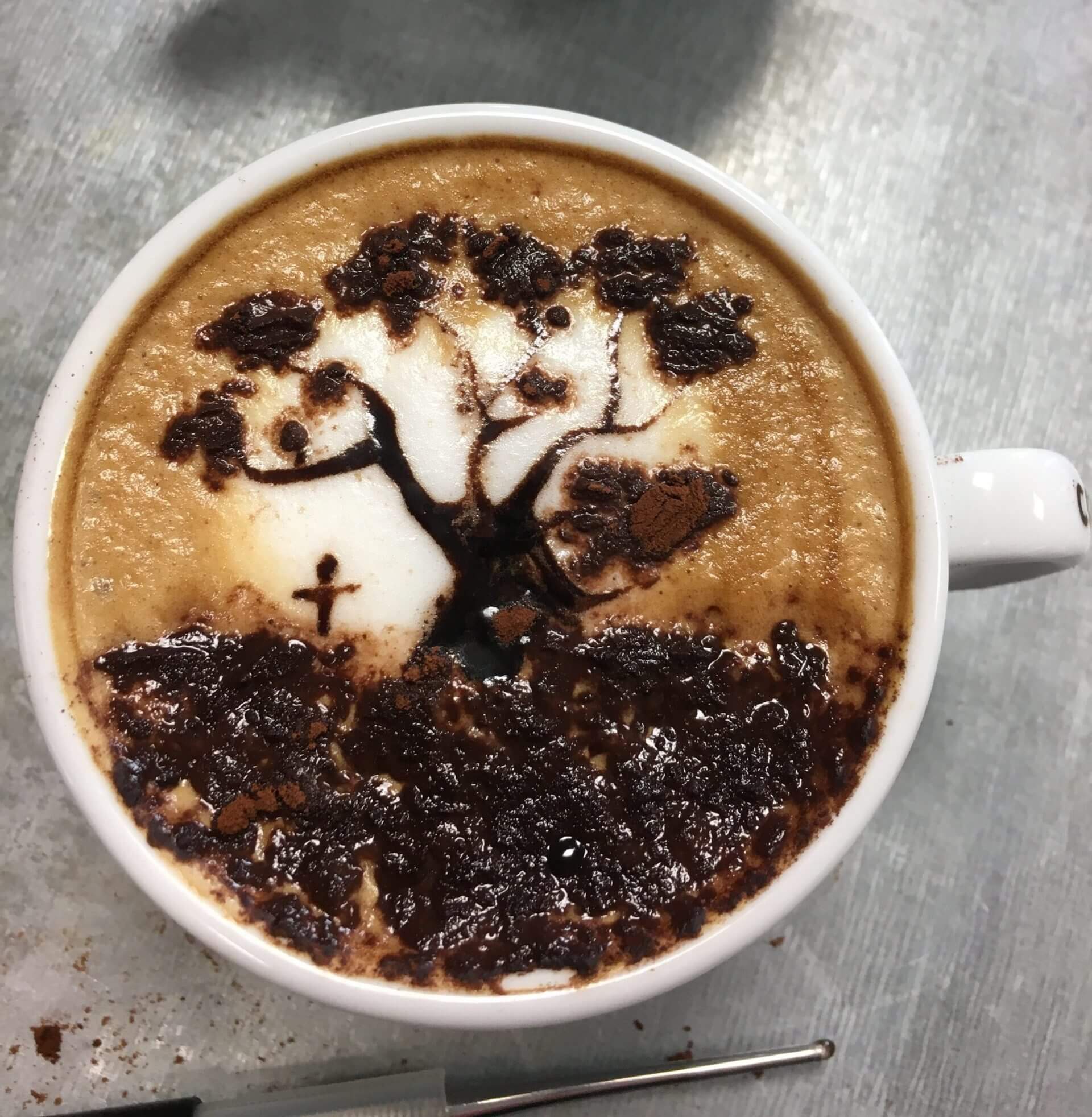 latte art en forme d'arbre
