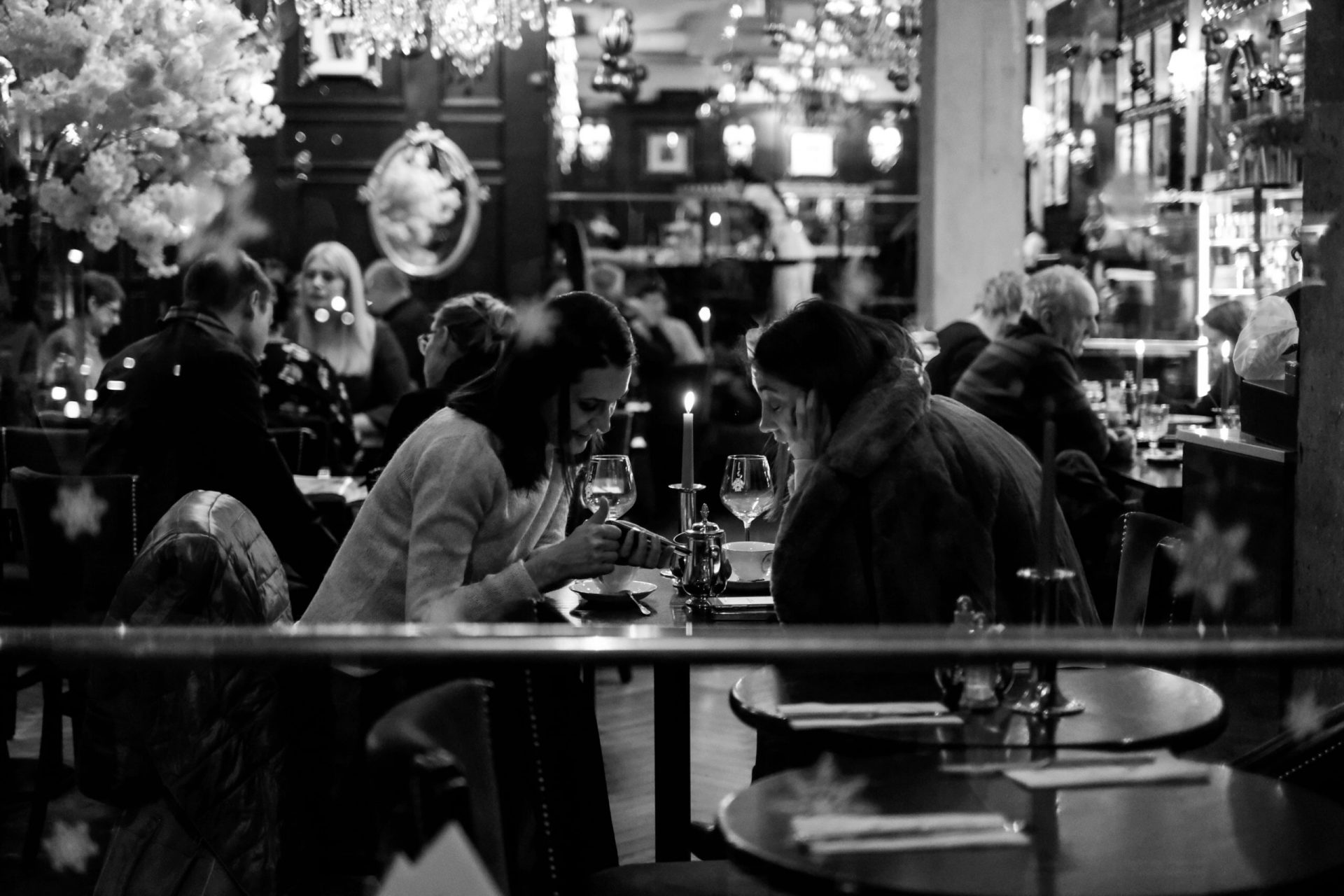 Femmes dans un restaurant